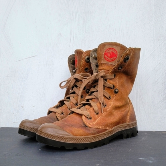 Palladium Women’s Baggy Leather Boots with Foldable Cuff - Picture 12 of 15